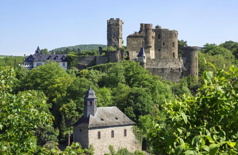 Ruine der Burg Heersberg, Germany
